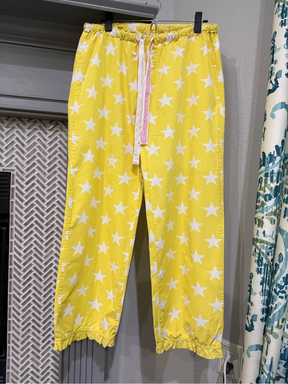 PINK Victoria's Secret Yellow with White Star Print Pajama Pants